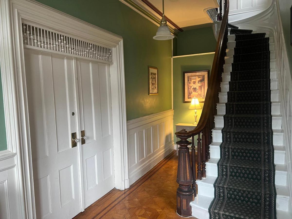 Private Victorian Apartment In Convenient City Location On 5 Acre, Sleeps 5 Poughkeepsie Exterior photo