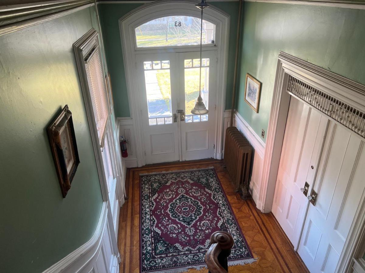 Private Victorian Apartment In Convenient City Location On 5 Acre, Sleeps 5 Poughkeepsie Exterior photo
